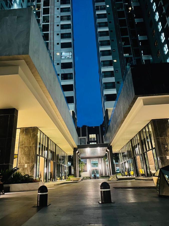 The Base Central Pattaya 2 Bed 2 Bath By Numam Buitenkant foto