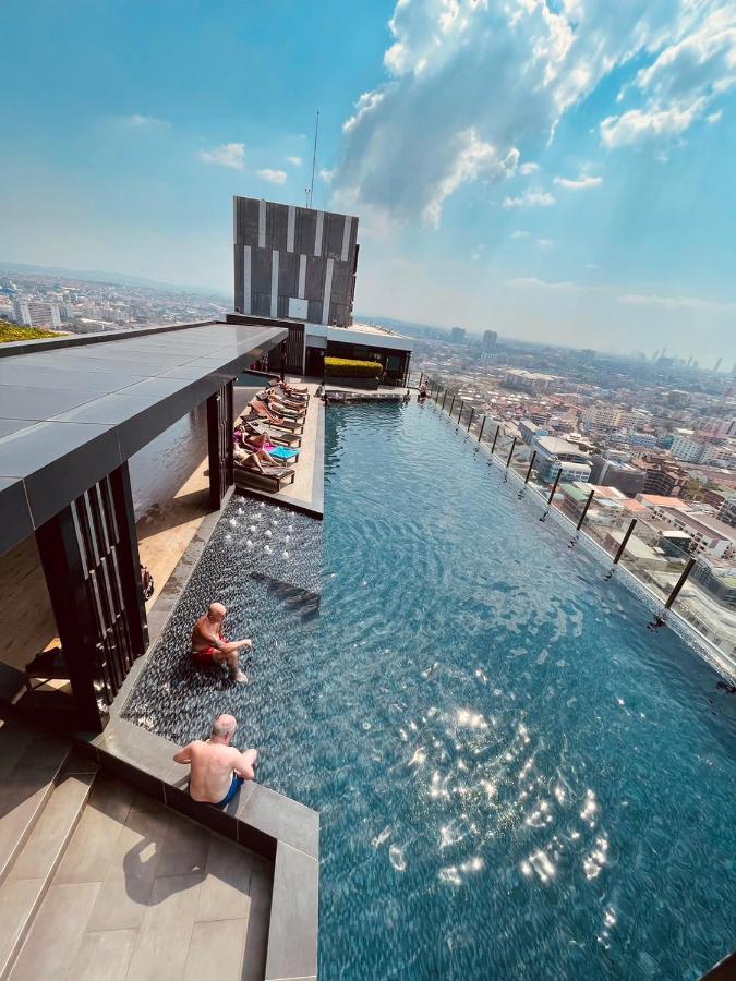 The Base Central Pattaya 2 Bed 2 Bath By Numam Buitenkant foto