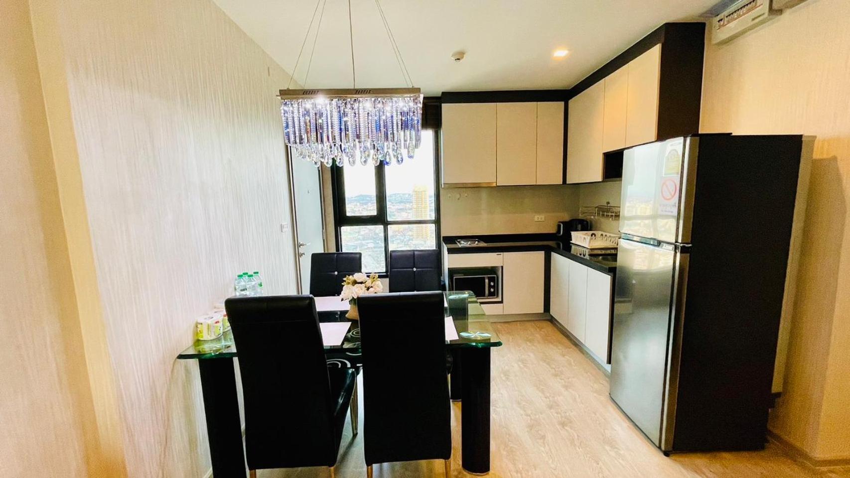 The Base Central Pattaya 2 Bed 2 Bath By Numam Buitenkant foto