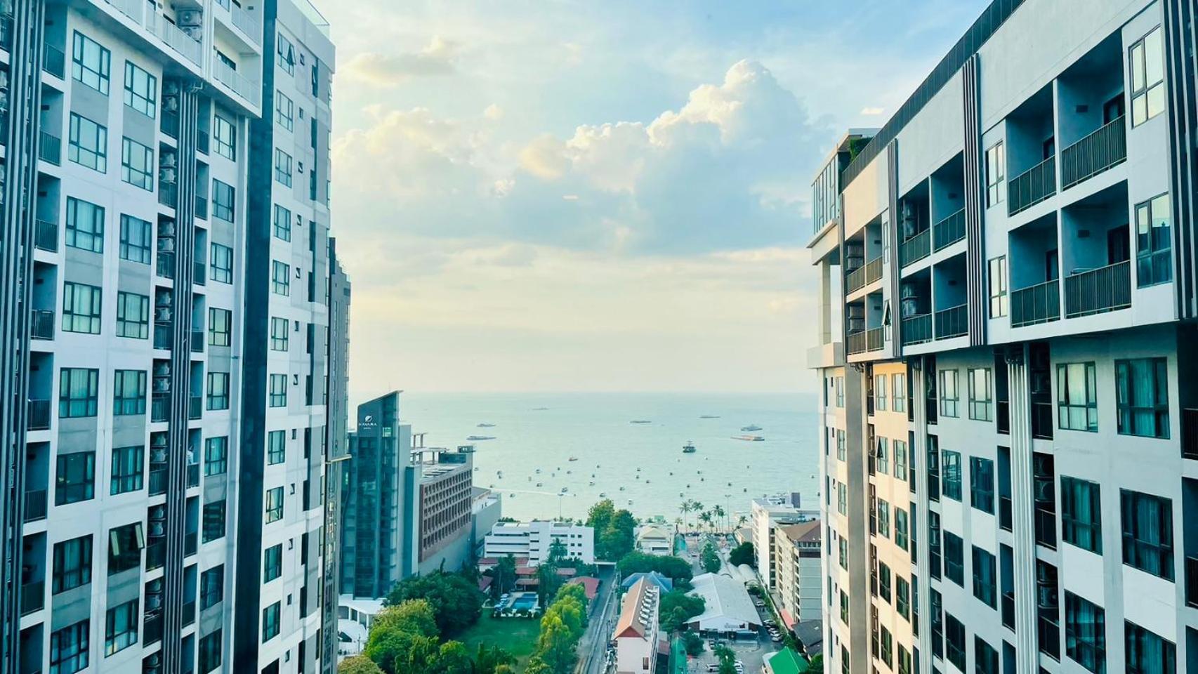 The Base Central Pattaya 2 Bed 2 Bath By Numam Buitenkant foto