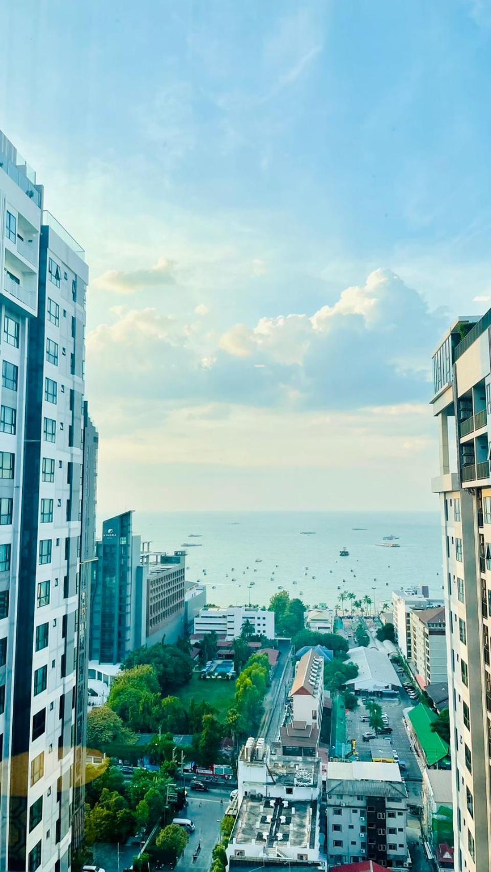 The Base Central Pattaya 2 Bed 2 Bath By Numam Buitenkant foto