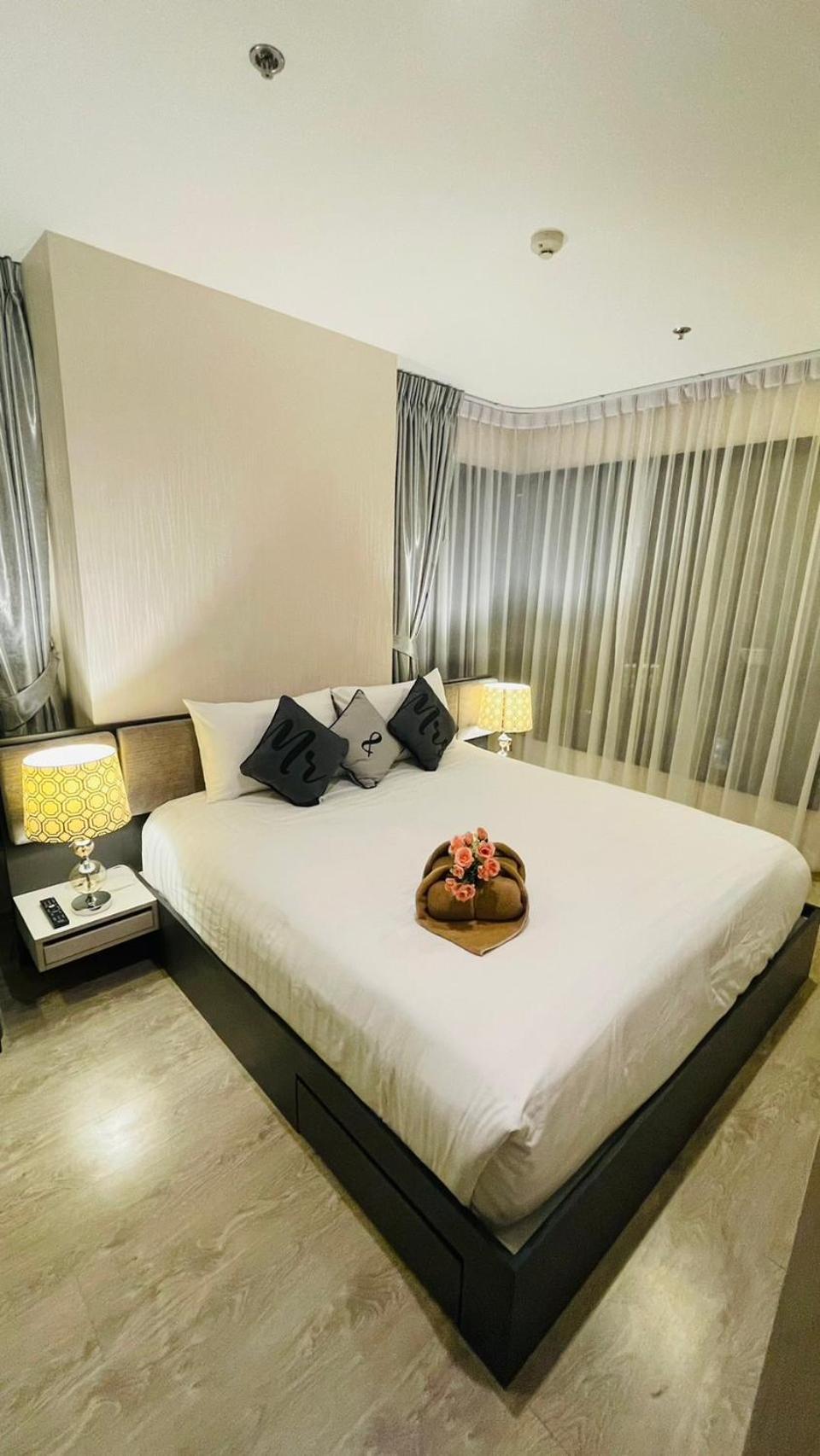 The Base Central Pattaya 2 Bed 2 Bath By Numam Buitenkant foto