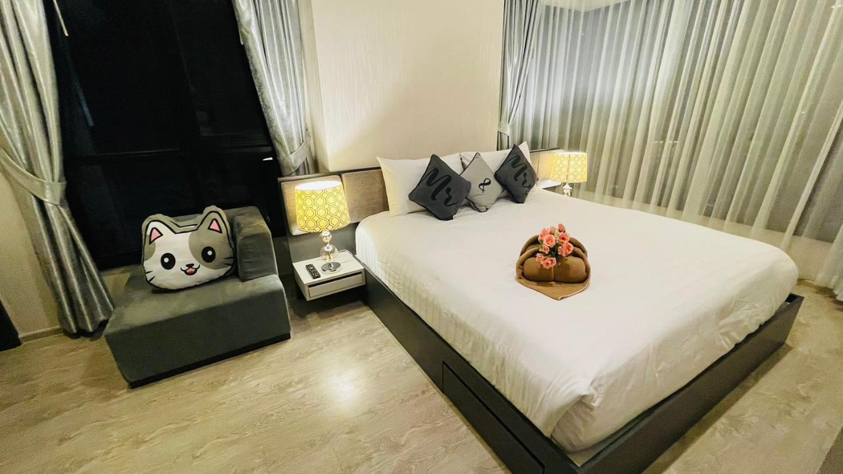 The Base Central Pattaya 2 Bed 2 Bath By Numam Buitenkant foto